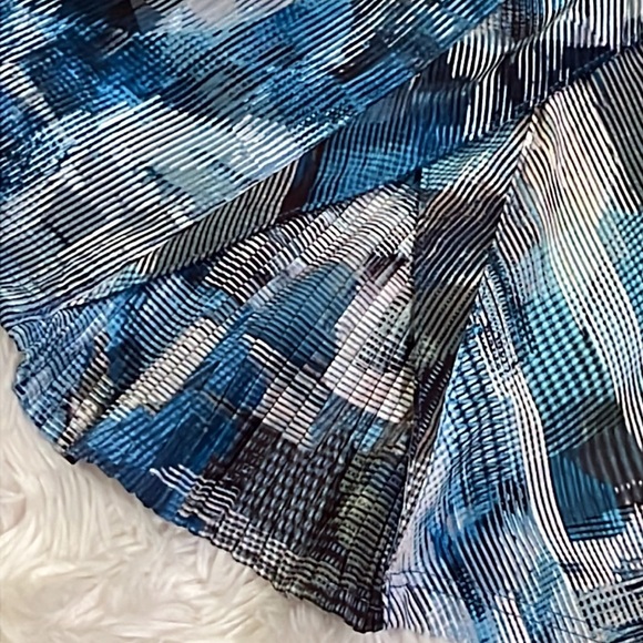 Lululemon Play of the pleats skort size 6 - Picture 6 of 9